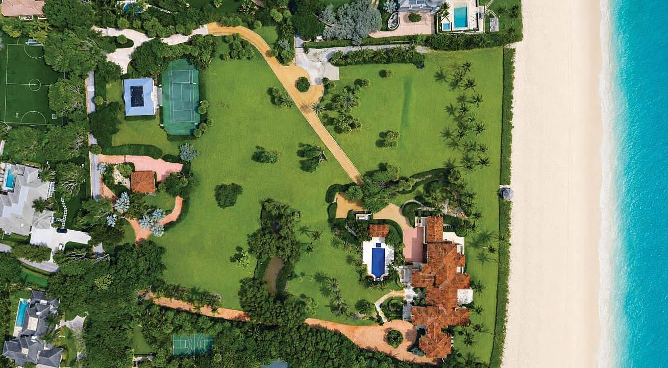 Het bovenaanzicht van het landgoed van Larry Ellison in North Palm Beach