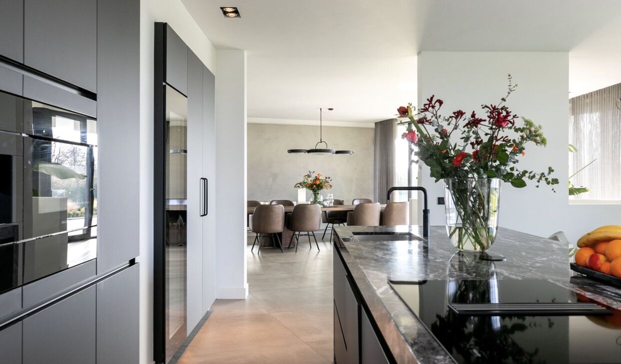 De villa van Gio Latooy in Sint-Willebrord