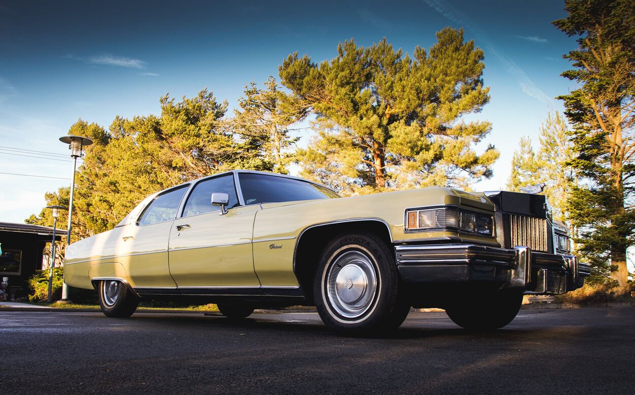 Cadillac 1975