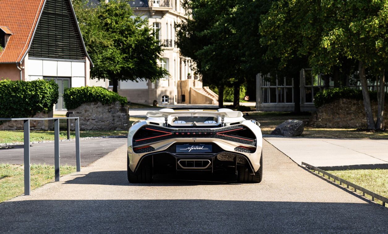 De achterzijde van de laatste Bugatti W16 Mistral