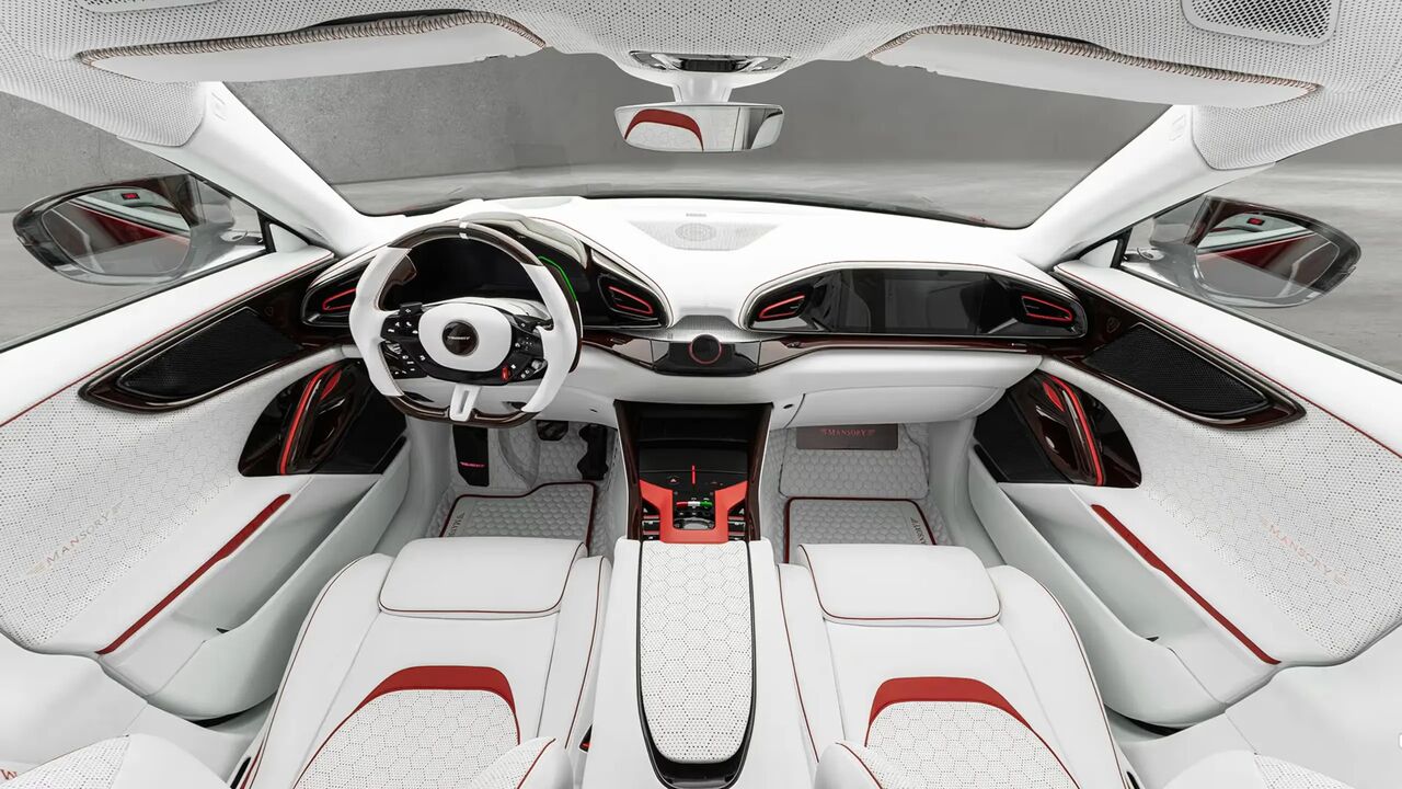 Het interieur van de MANSORY Pugnator