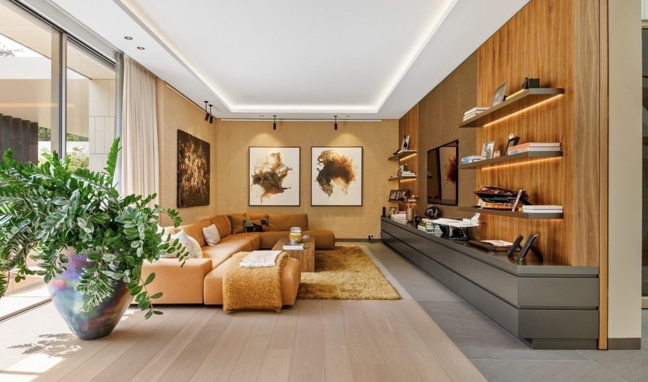De woonkamer in de villa van Wim de Pundert in Brasschaat