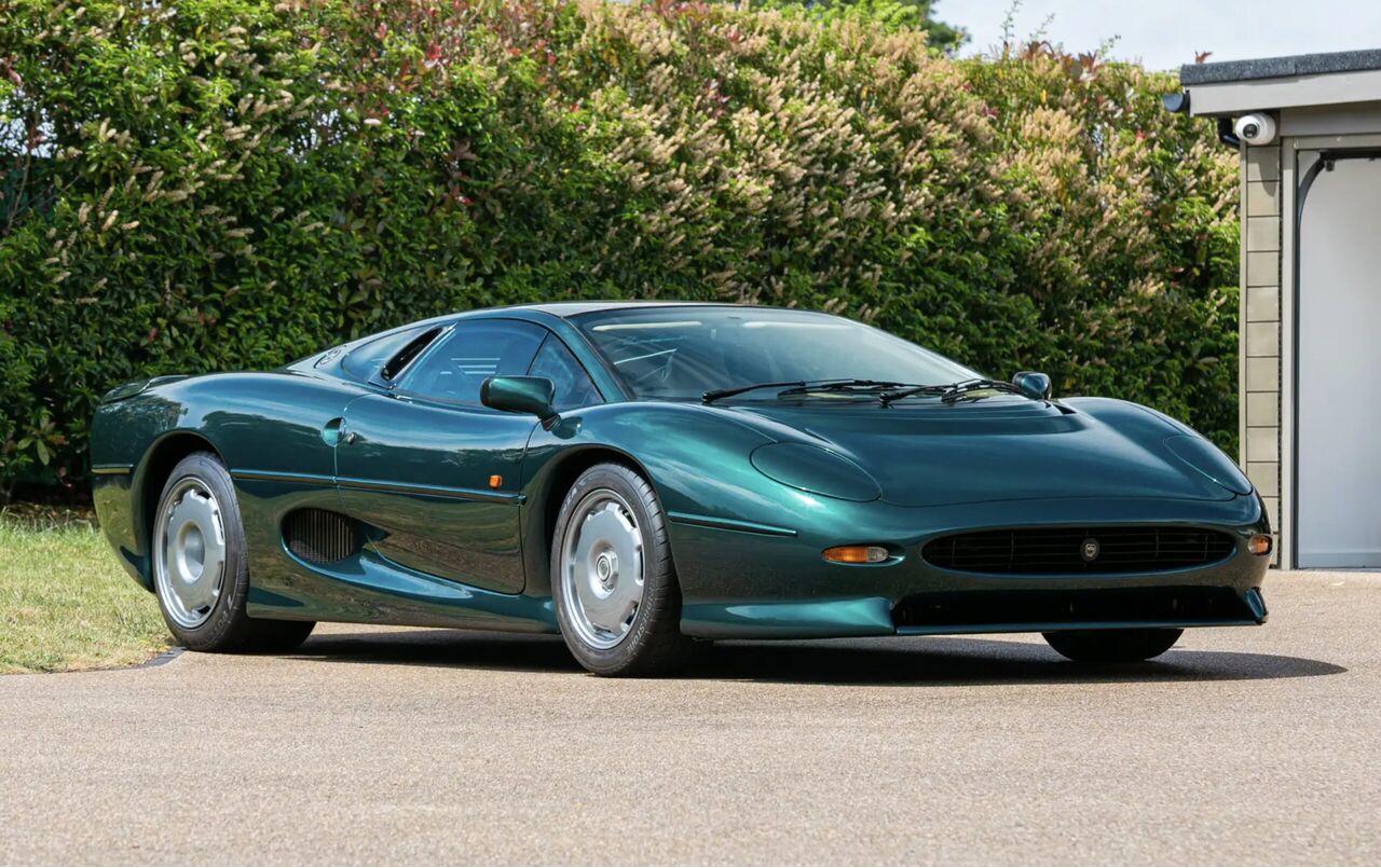 De Jaguar XJ220 van Anthony Hamilton die naar de veiling gaat
