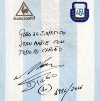 Voormalig profkeeper Jean-Marie Pfaff wil tonnen verdienen aan shirt van Diego Maradona, en dat heeft stevige kritiek tot gevolg