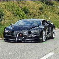bugatti chiron crash gotthardpas zwitserland Pure Luxe