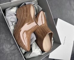 Klompen Balenciaga-01