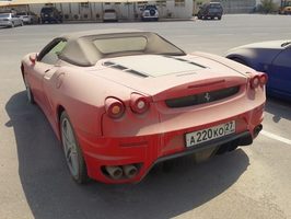 dubai verlaten auto's supercars Pure Luxe