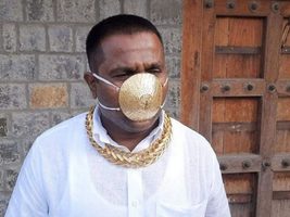 man India gouden mondkapje Pure Luxe