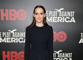 Winona Ryder Zoe Kazan The Plot against America premi&egrave;re Dior haute couture Pure Luxe