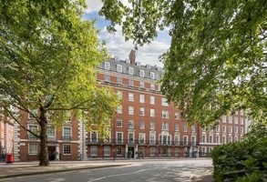 londen saoedische miljardair studentenverblijf mayfair district Pure Luxe