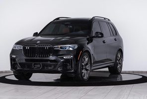 BMW-X7-1