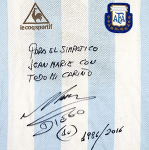 Voormalig profkeeper Jean-Marie Pfaff wil tonnen verdienen aan shirt van Diego Maradona, en dat heeft stevige kritiek tot gevolg