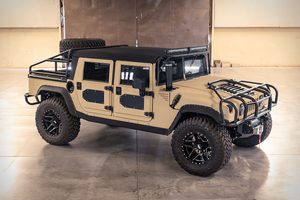 Hummer H1 Mil-spec baja SUV Pure Luxe