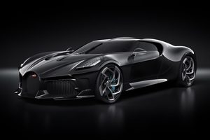 bugatti la voiture noire coupe Pure Luxe
