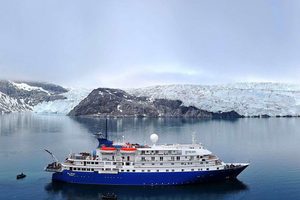 poseidon expeditions antarctica zonsverduistering cruise Pure Luxe