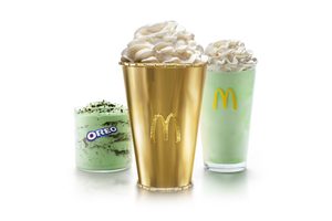 mcdonalds shamrock shake milkshake beker veiling Pure Luxe