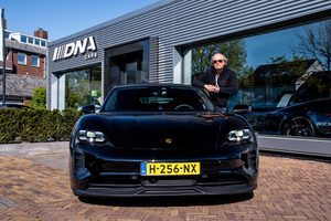 Porsche Taycan DNA Cars Naarden Pure Luxe
