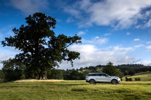 Jaguar Land Rover Range Rover Velar Pure Luxe
