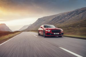 Bentley Flying Spur V8 rood Pure Luxe