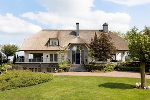 rietgedekte-villa-1