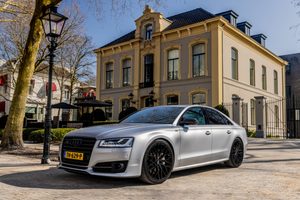 Audi-S8+