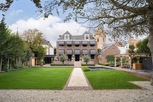 vooraanzicht villa