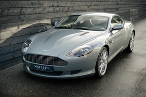 Deze Aston Martin DB9-occasion biedt een geweldige kans voor liefhebbers van luxe auto's die op zoek zijn naar een betaalbare optie