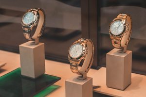 Rolex krijgt boete van 92 miljoen voor het verbieden van online verkoop
