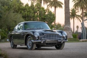 Deze prestigieus Aston Martin DB6 verwachte een opbrengst van $250k