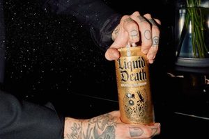 Liquid Death werd zeven jaar geleden opgericht, en is vandaag de dag ruim &euro; 1 miljard waard