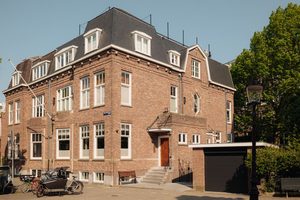 De villa van ondernemer en Dragons Den-prominent Bas Witvoet aan het Vondelpark in Amsterdam