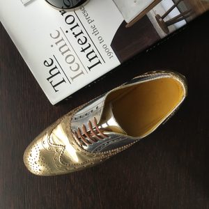 Illustratie voor: Undandy, handgemaakte schoenen in 156 biljoen unieke combinaties waaronder goud