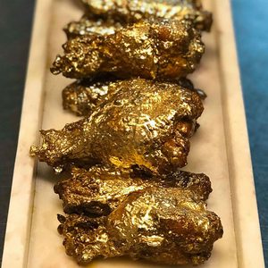 restaurant the ainsworth New York chicken wings goud Pure Luxe