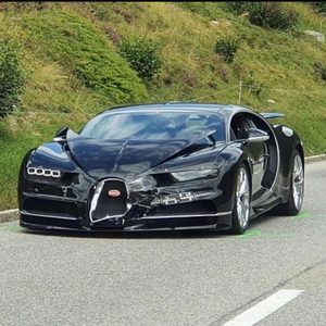 bugatti chiron crash gotthardpas zwitserland Pure Luxe
