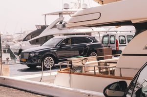 Bentley Bentayga-02