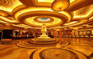 de-meest-luxe-kroonluchters-in-casinos
