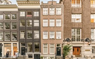 De voorzijde van het grachtenpand van Erland Galjaard in Amsterdam