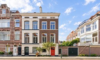 De voorzijde van de woning van Spike