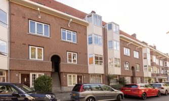 De voorzijde van het appartement van Rick Engelkes in de Rivierenbuurt in Amsterdam