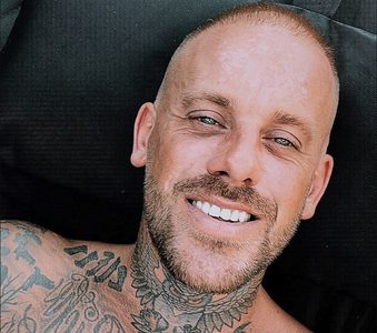 Illustratie voor: Rapper Jebroer levert flink in met verkoop van zijn woning in Voorschoten