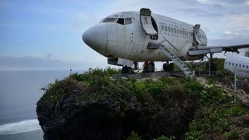 Deze Boeing 737 is volledig omgebouwd tot een luxe accommodatie