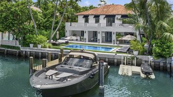 Oprichters verkopen Waterfront Mansion in Miami voor $ 17 miljoen