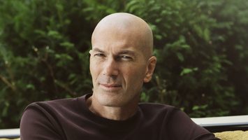 Zin&eacute;dine Zidane, de man die zijn Cartier Pasha-horloge op een veiling te koop aanbiedt