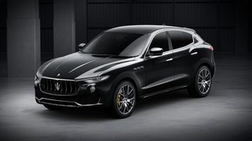 hertz europe maserati levante autoverhuur Pure Luxe
