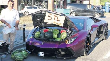 Lamborghini Aventador watermeloenen Istanbul Turkije Pure Luxe