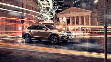 2021-Bentley-Bentayga-Hybrid-4