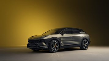 Eletre R van Lotus-03 (Lamborghini Urus)