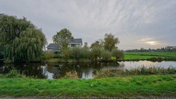 De nieuwe miljoenenvilla van Frank Rijkaard in Amstelveen