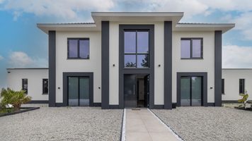 De villa van YouTuber en ondernemer Joey Bravo in Almere
