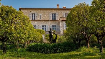 Het Renoir Museum, waaruit de schilderijen werden gestolen